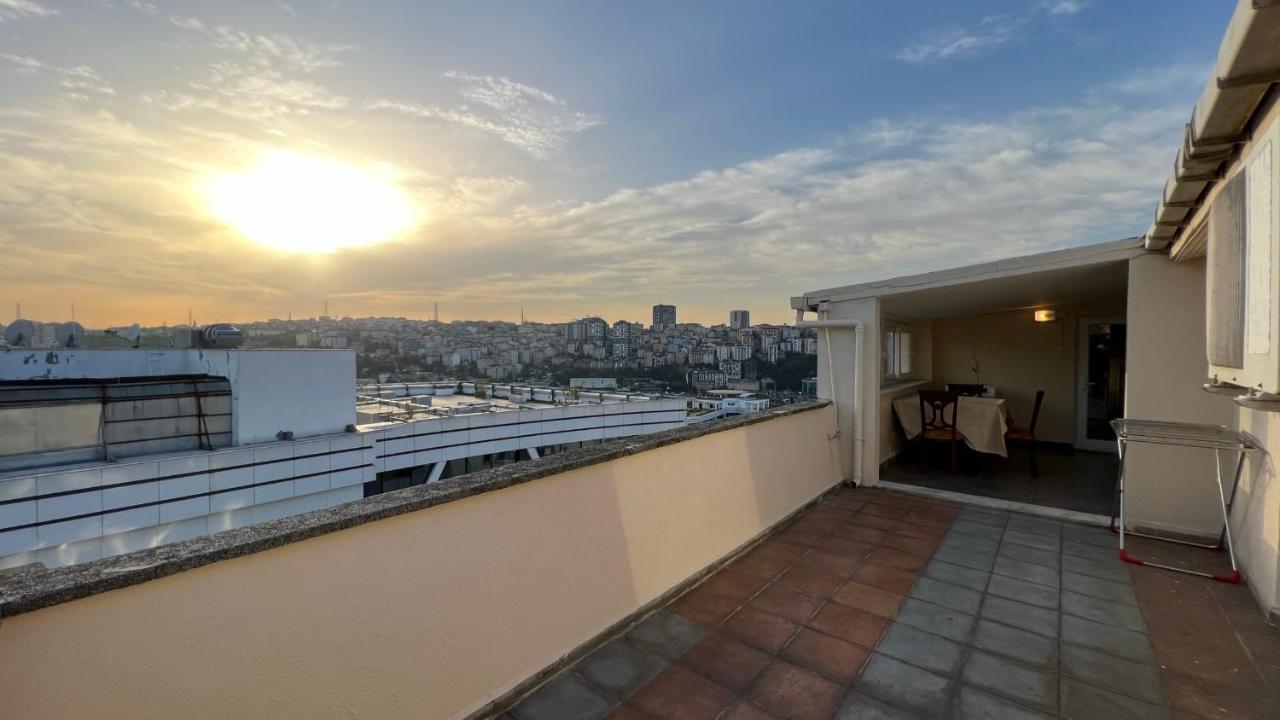 200 M2 Muhtesem Cati Kati, Roof Apartment Istanbul Exterior photo